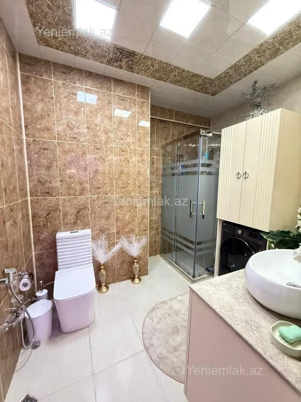 Satılır 3 otaqlı yeni tikili 130 m²