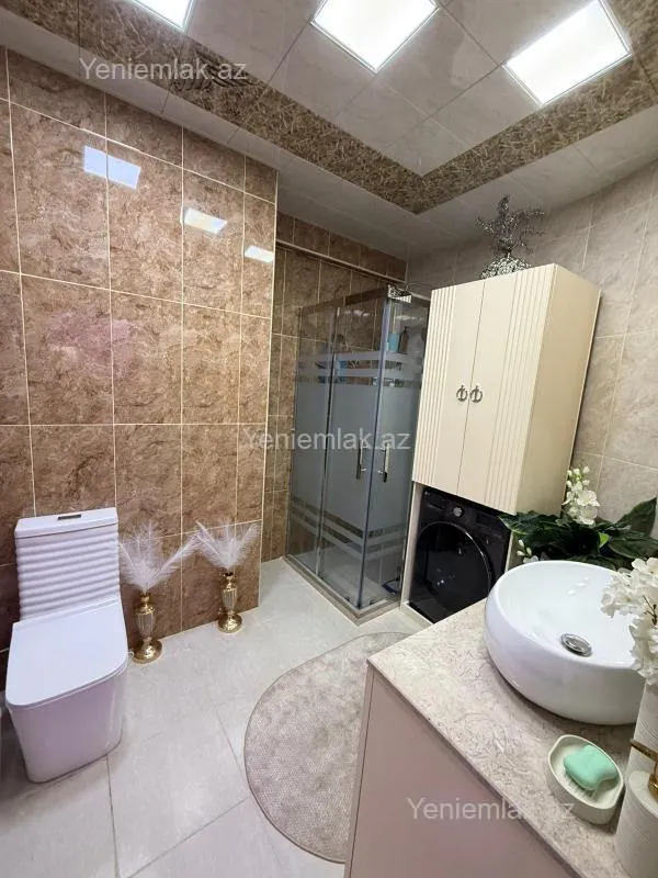Satılır 3 otaqlı yeni tikili 130 m²