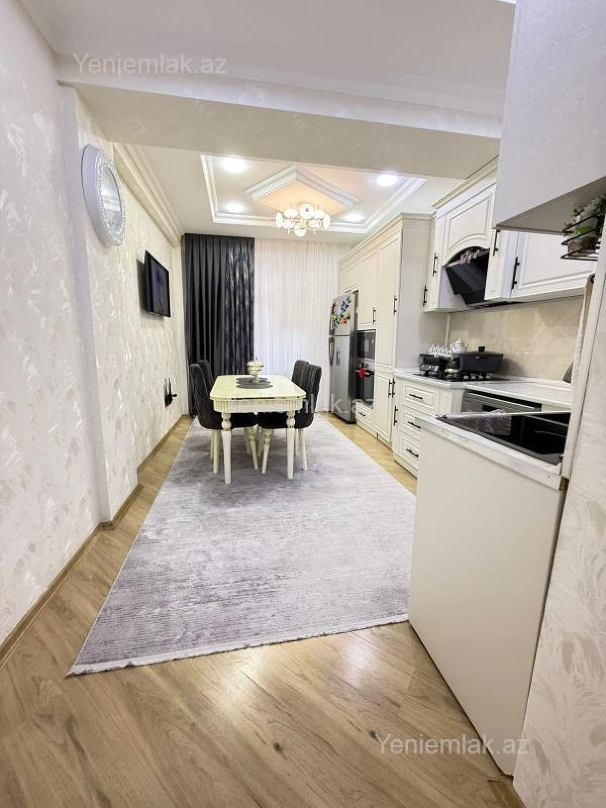 Satılır 3 otaqlı yeni tikili 130 m²