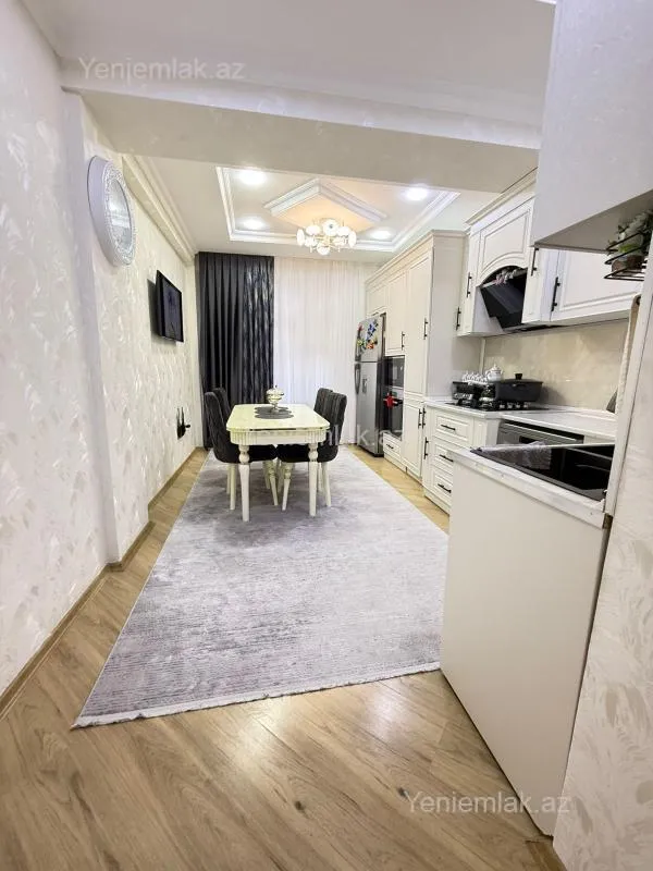 Satılır 3 otaqlı yeni tikili 130 m²
