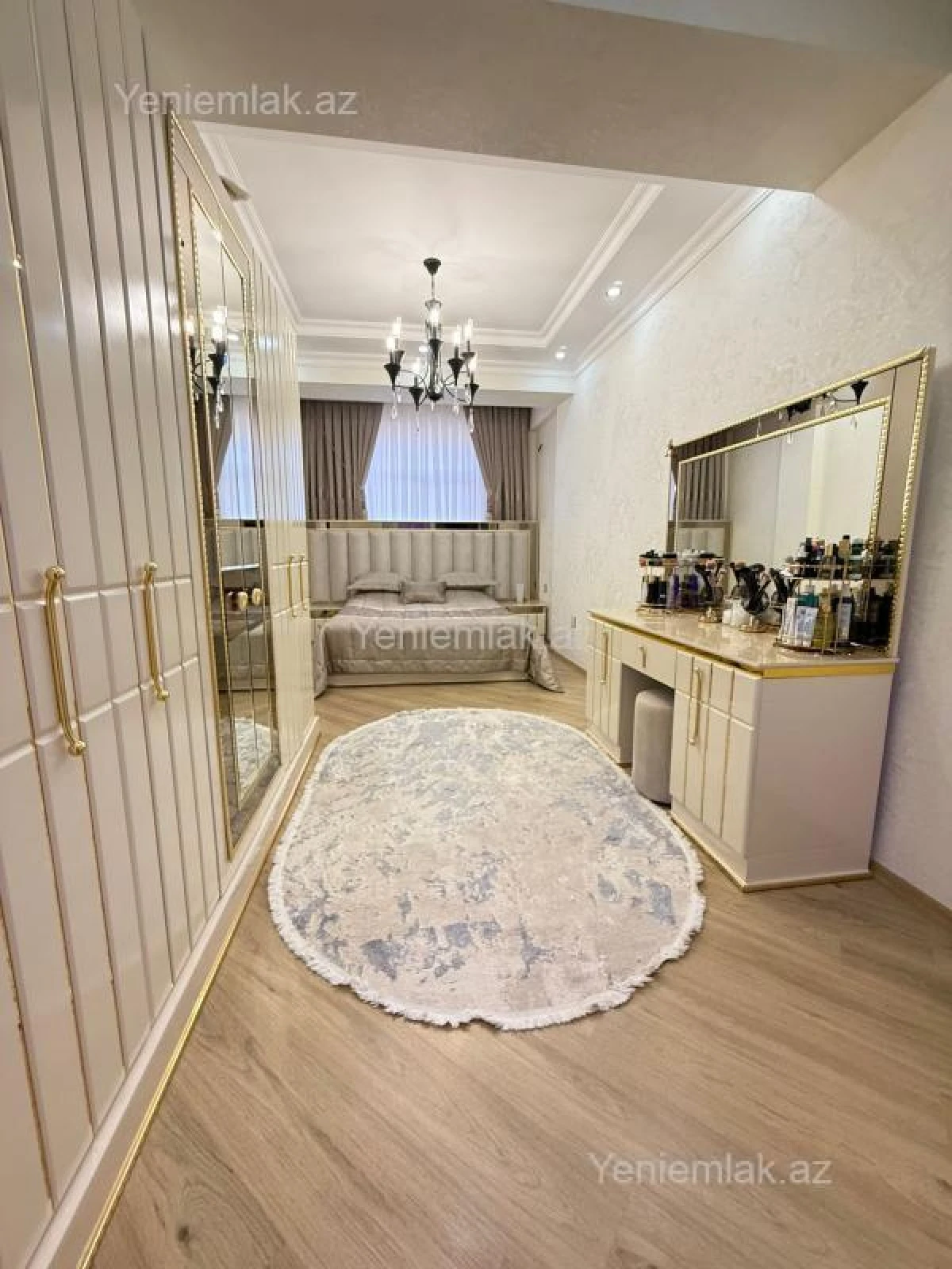 Satılır 3 otaqlı yeni tikili 130 m²