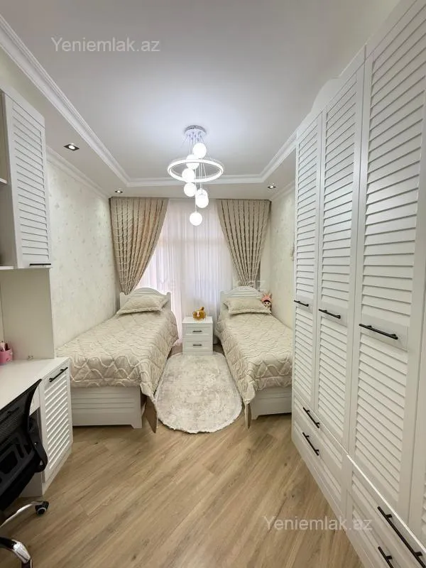 Satılır 3 otaqlı yeni tikili 130 m²