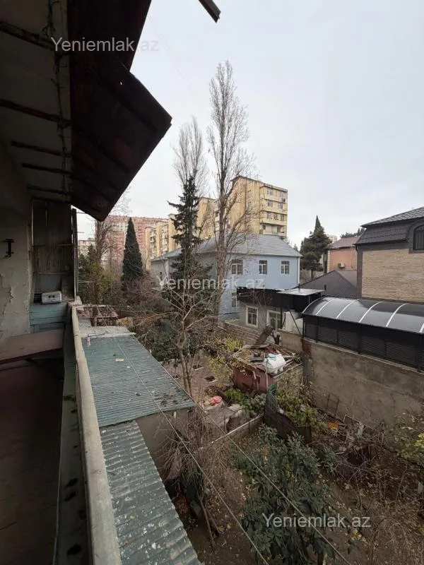 Satılır 5 otaqlı köhnə tikili 120 m²