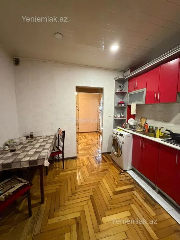 Satılır 5 otaqlı köhnə tikili 120 m²