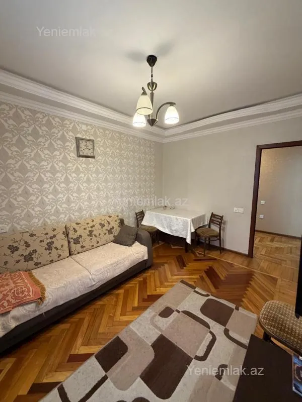 Satılır 5 otaqlı köhnə tikili 120 m²