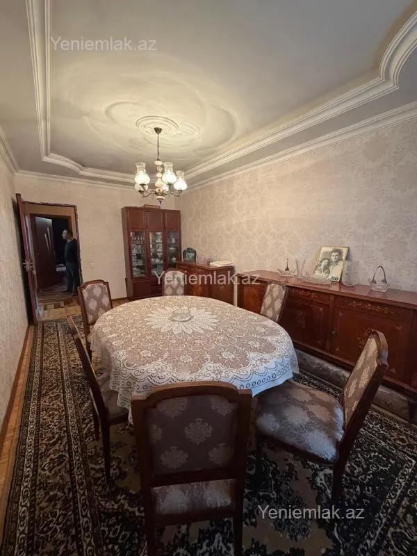 Satılır 5 otaqlı köhnə tikili 120 m²