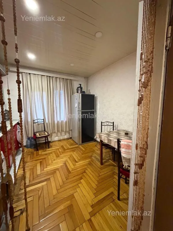 Satılır 5 otaqlı köhnə tikili 120 m²