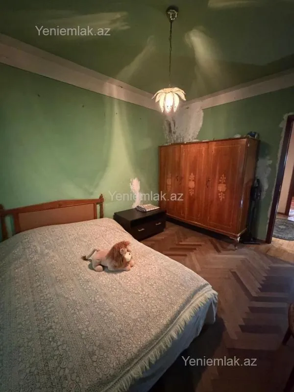 Satılır 5 otaqlı köhnə tikili 120 m²