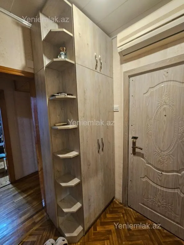 Satılır 3 otaqlı köhnə tikili 72 m²