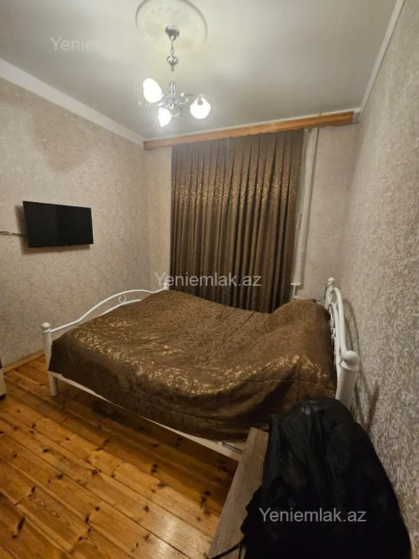 Satılır 3 otaqlı köhnə tikili 72 m²