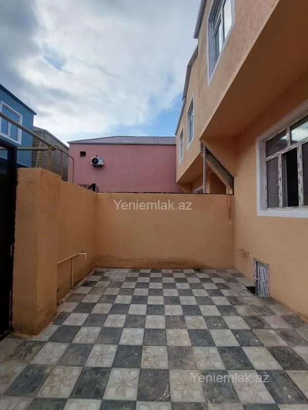 Satılır 4 otaqlı həyət evi 120 m²