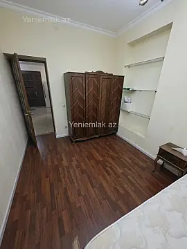 Satılır 3 otaqlı köhnə tikili 100 m²