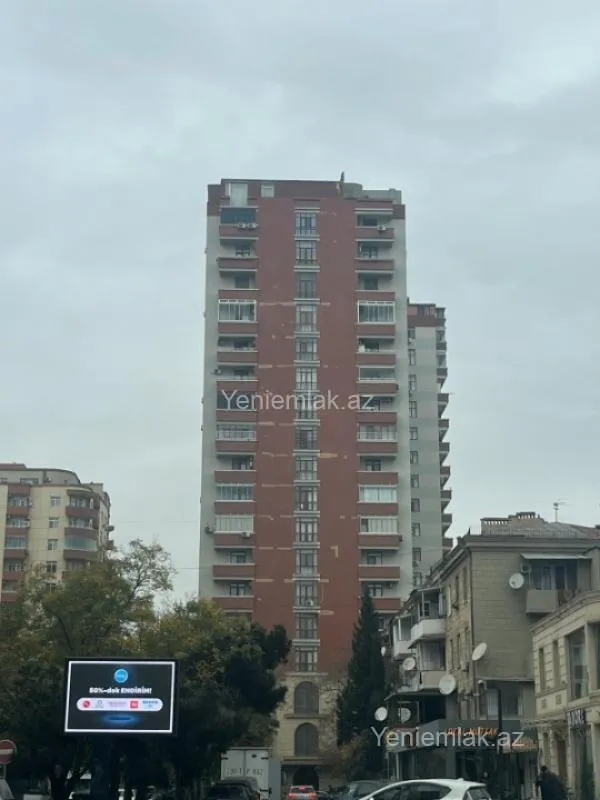 Satılır 4 otaqlı yeni tikili 200 m²