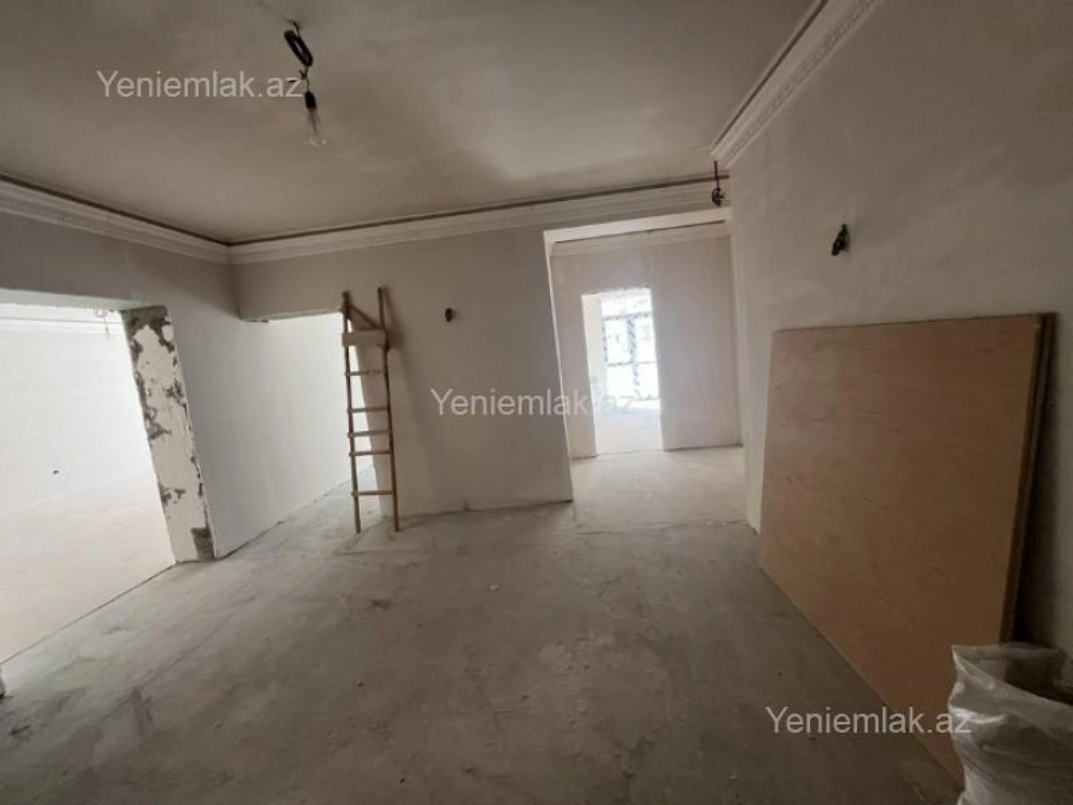 Satılır 4 otaqlı yeni tikili 200 m²