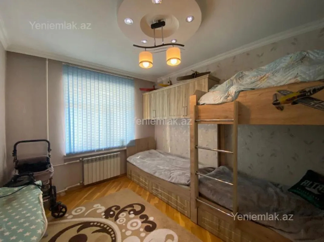 Satılır 3 otaqlı köhnə tikili 80 m²