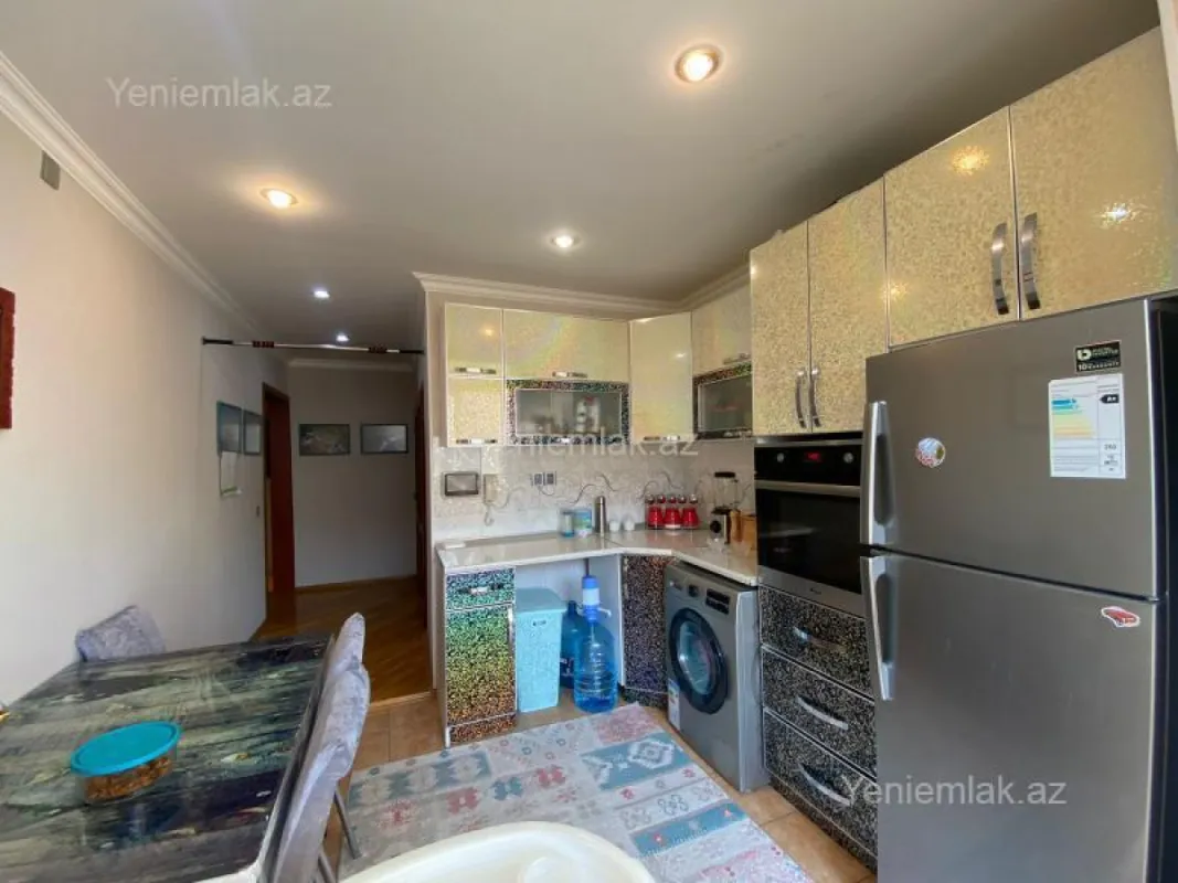 Satılır 3 otaqlı köhnə tikili 80 m²