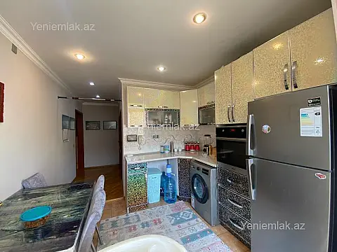 Satılır 3 otaqlı köhnə tikili 80 m²