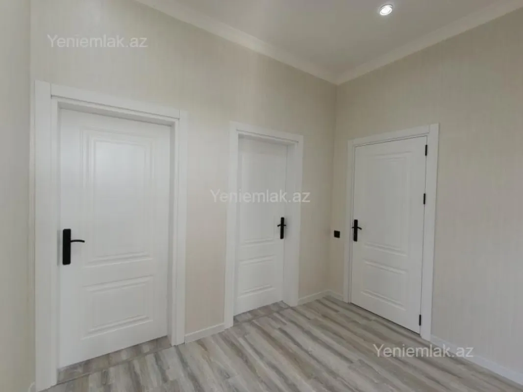 Satılır 6 otaqlı həyət evi 200 m²