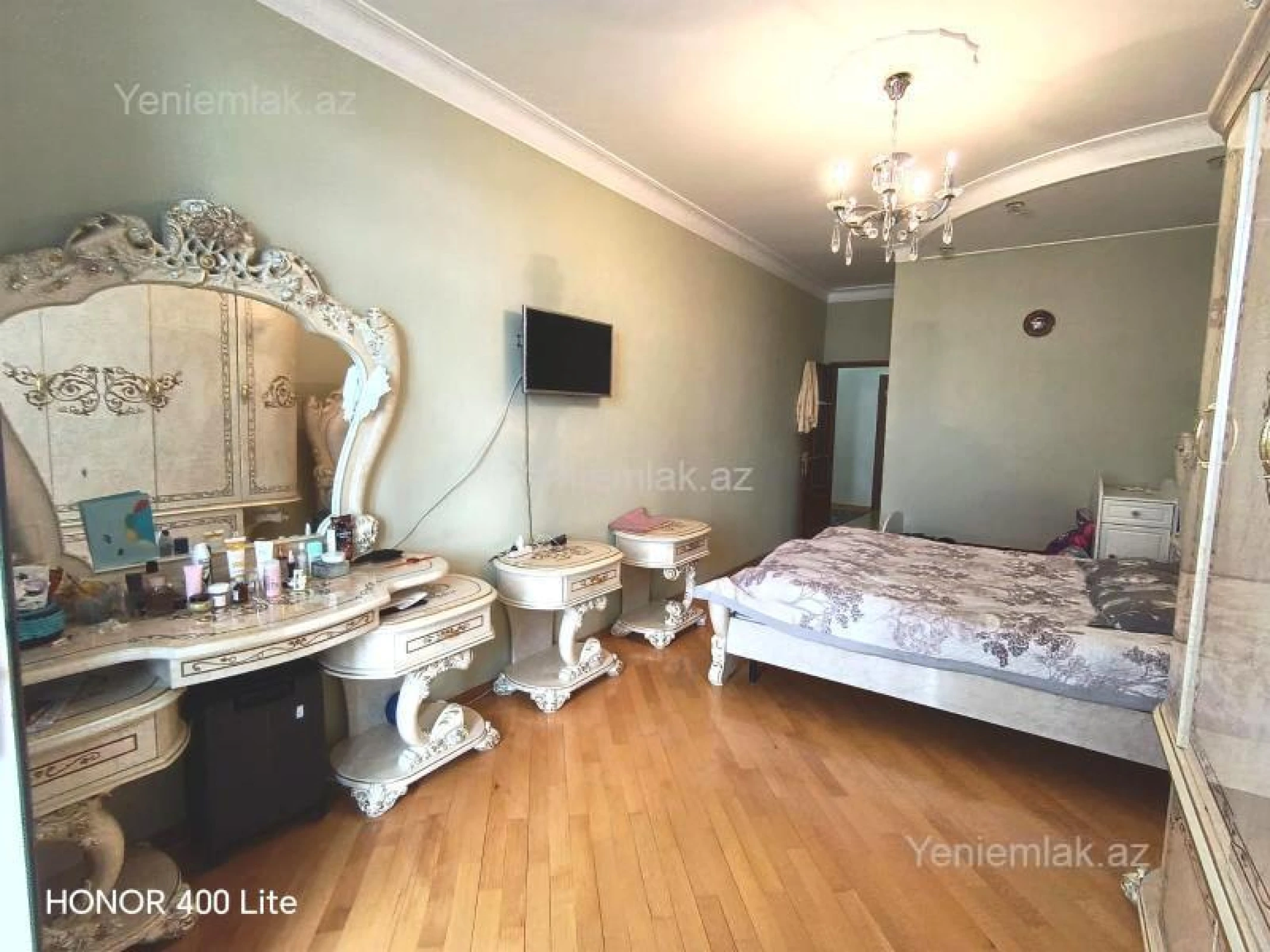 Satılır 3 otaqlı yeni tikili 130 m²