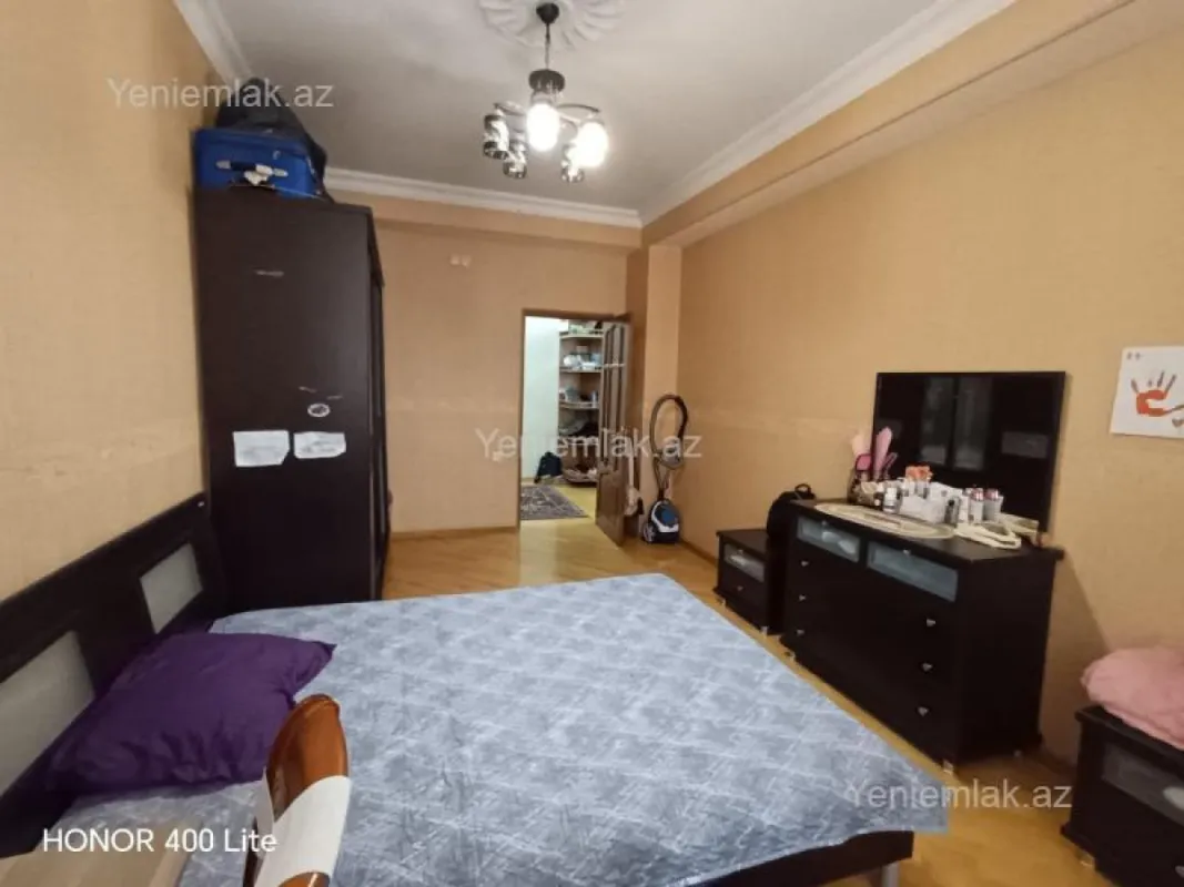 Satılır 3 otaqlı yeni tikili 130 m²