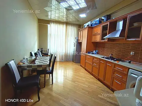 Satılır 3 otaqlı yeni tikili 130 m²