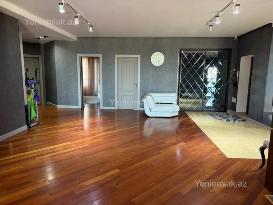 Satılır 5 otaqlı yeni tikili 245 m²