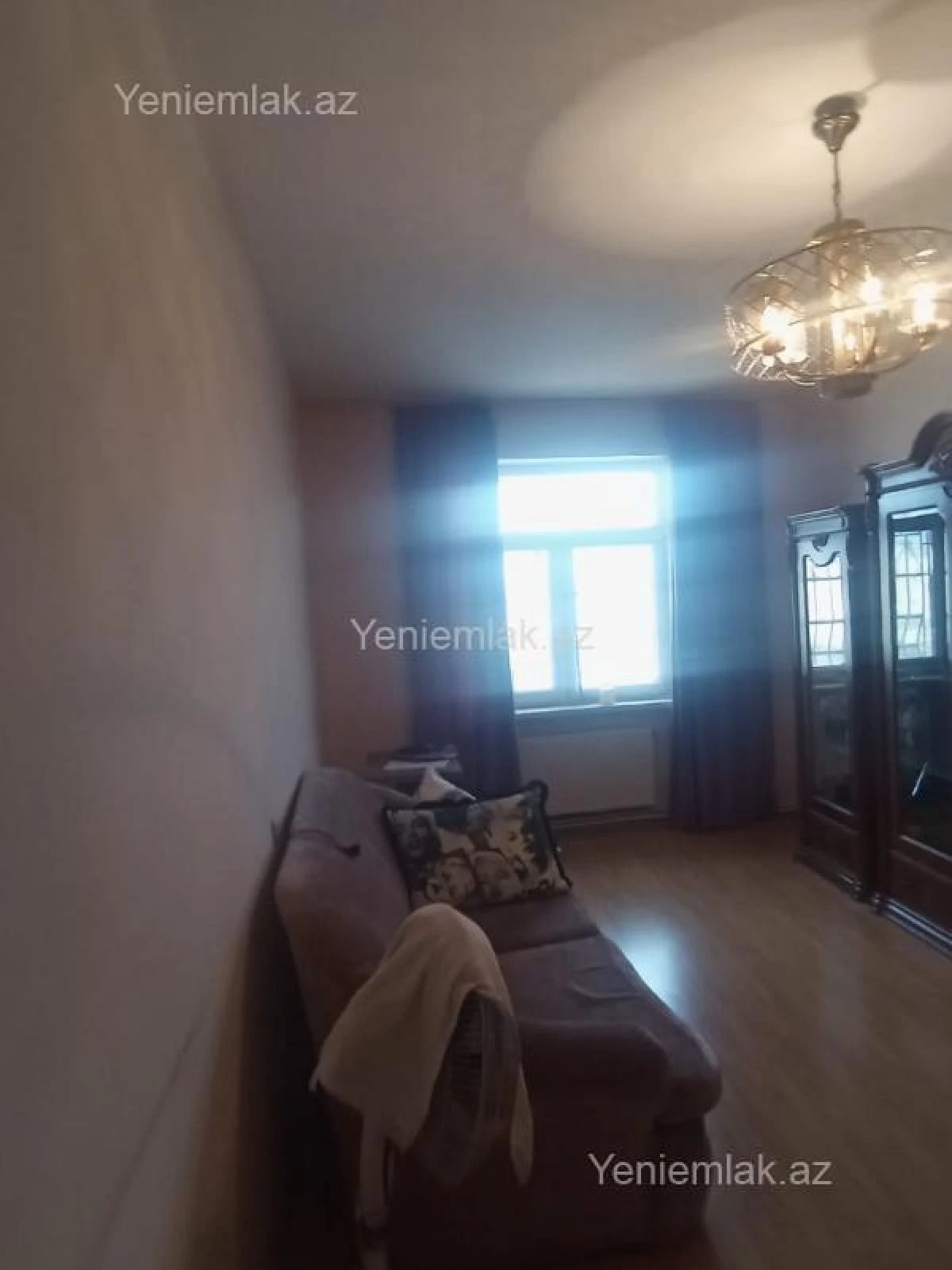 Satılır 3 otaqlı köhnə tikili 75 m²