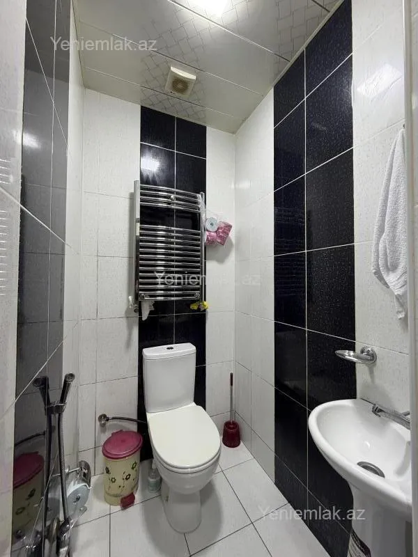 Satılır 2 otaqlı köhnə tikili 60 m²