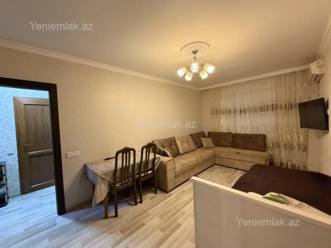 Satılır 2 otaqlı köhnə tikili 60 m²