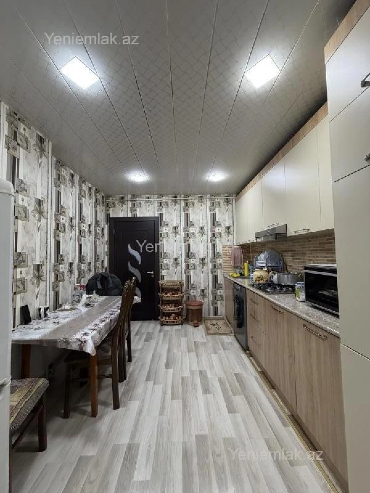 Satılır 2 otaqlı köhnə tikili 60 m²