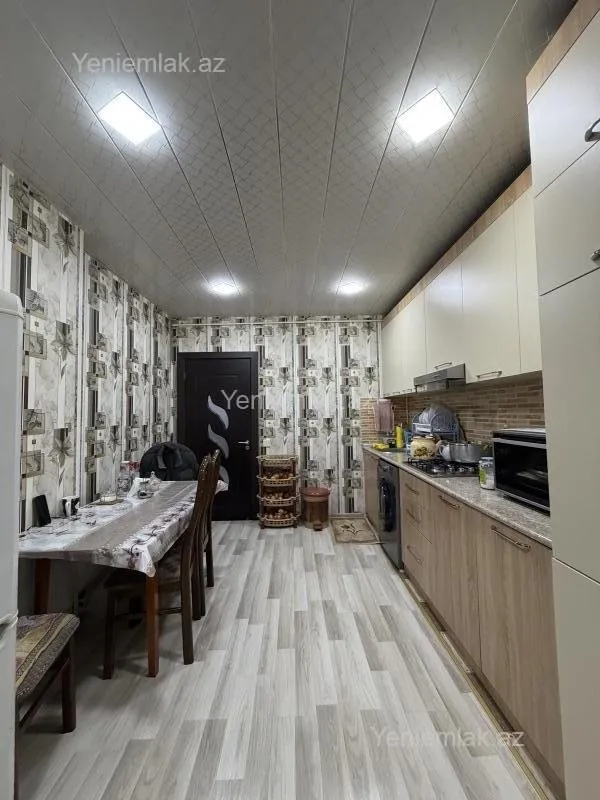 Satılır 2 otaqlı köhnə tikili 60 m²
