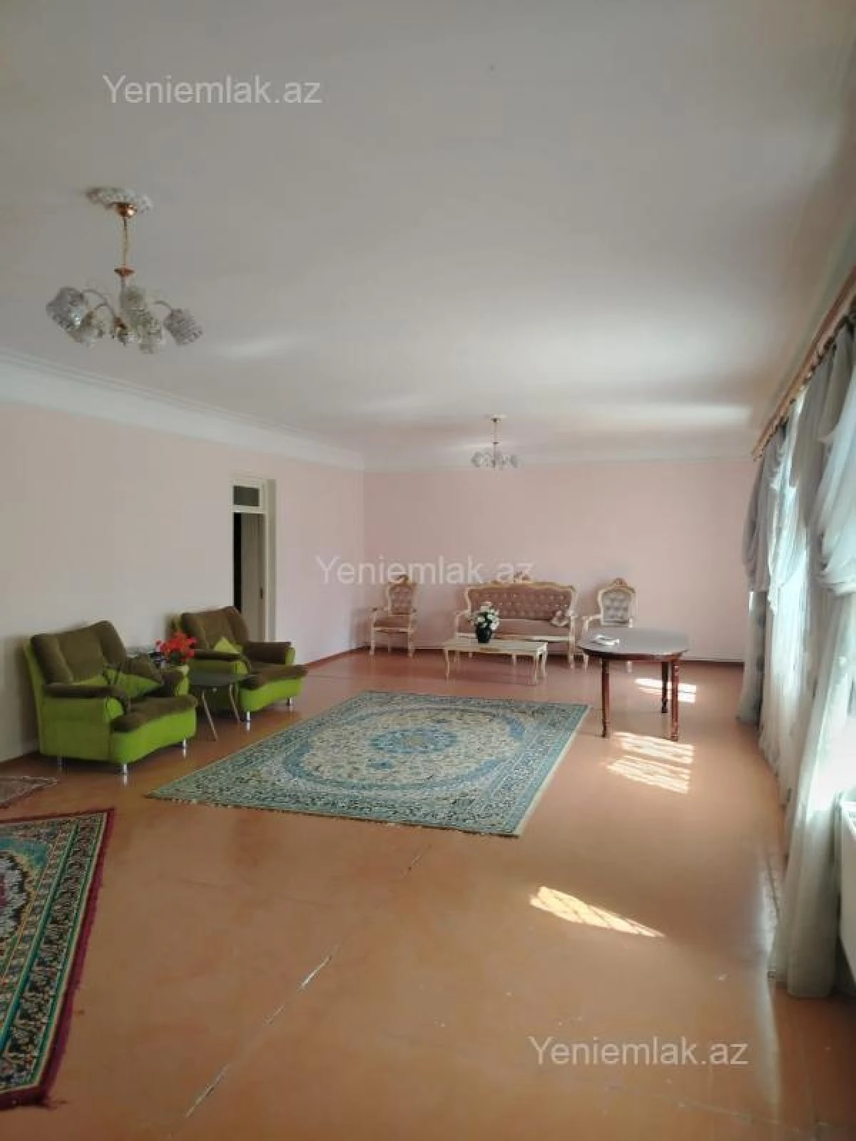 Satılır 7 otaqlı həyət evi 200 m²