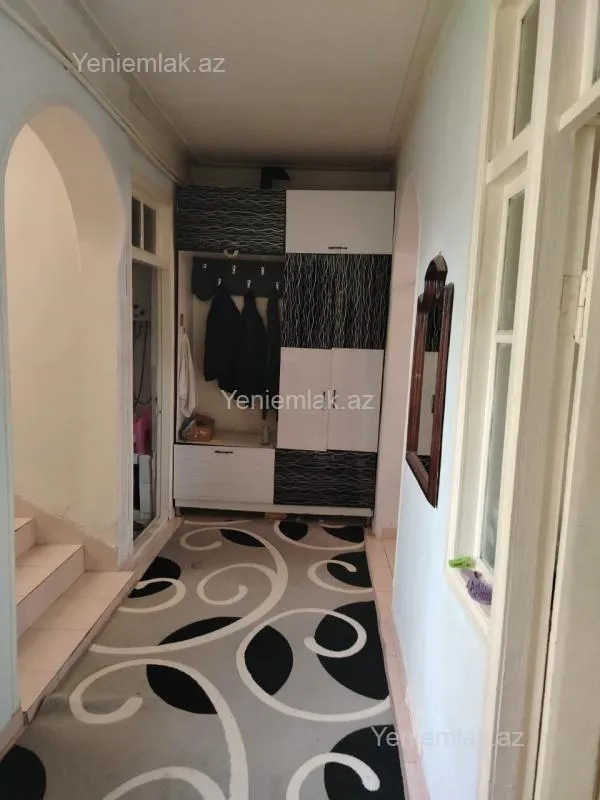 Satılır 7 otaqlı həyət evi 200 m²