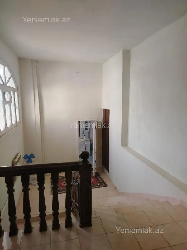 Satılır 7 otaqlı həyət evi 200 m²