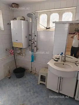 Satılır 7 otaqlı həyət evi 200 m²