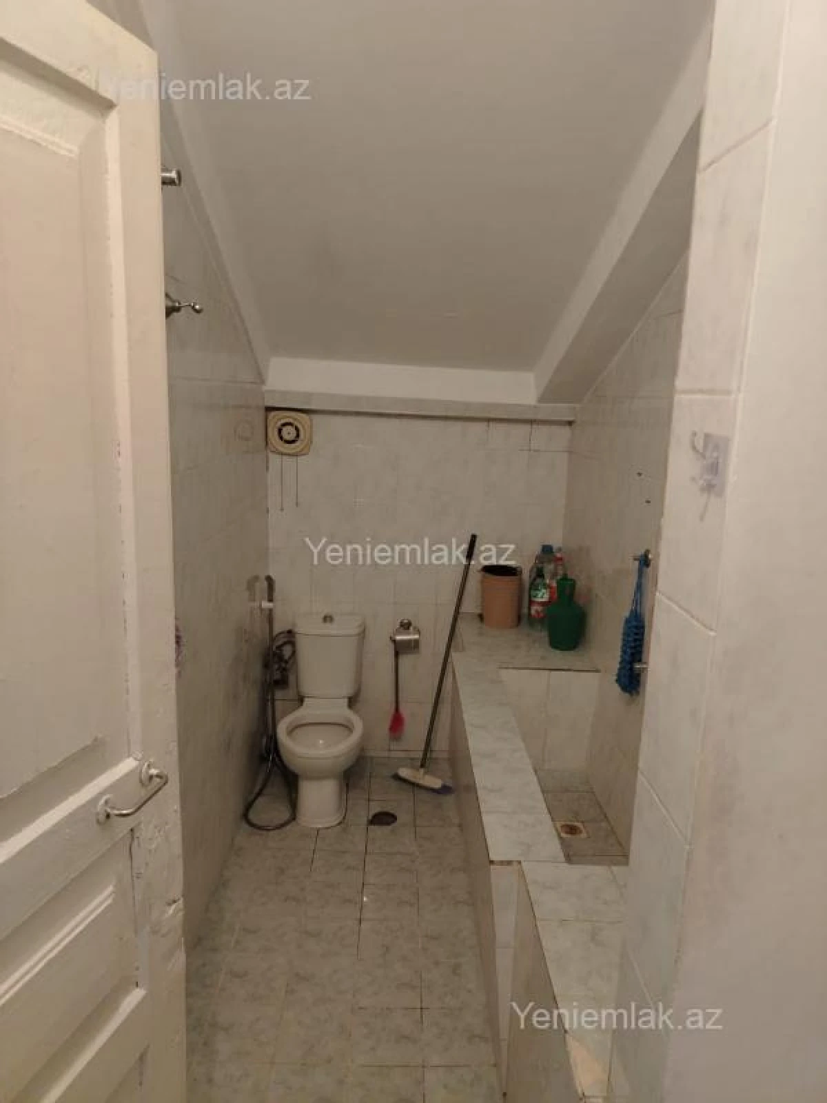 Satılır 7 otaqlı həyət evi 200 m²