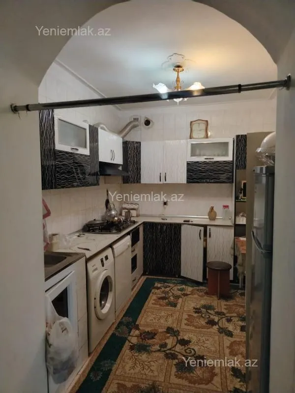 Satılır 7 otaqlı həyət evi 200 m²