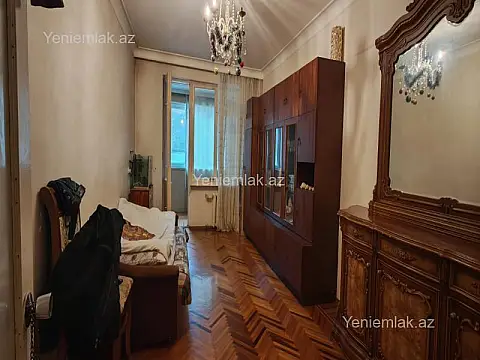 Satılır 3 otaqlı köhnə tikili 60 m²