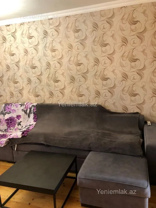 Satılır 3 otaqlı köhnə tikili 60 m²
