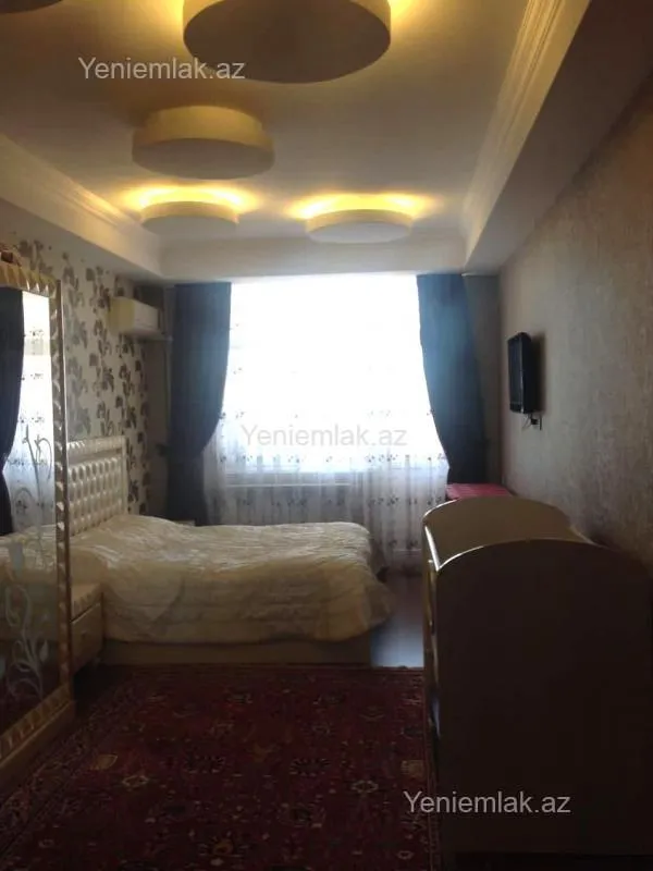 Satılır 3 otaqlı yeni tikili 115 m²