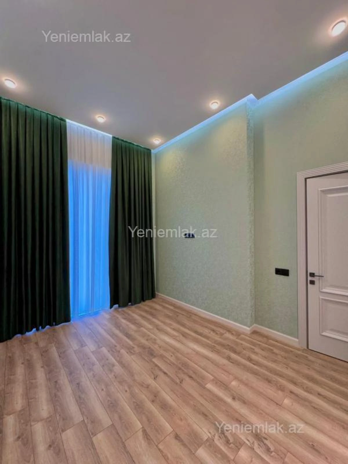Satılır 5 otaqlı həyət evi 250 m²
