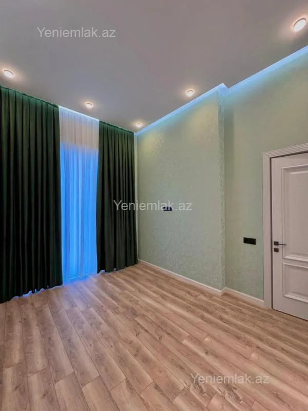 Satılır 5 otaqlı həyət evi 250 m²