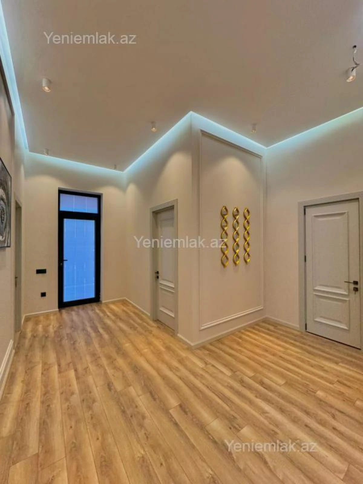 Satılır 5 otaqlı həyət evi 250 m²