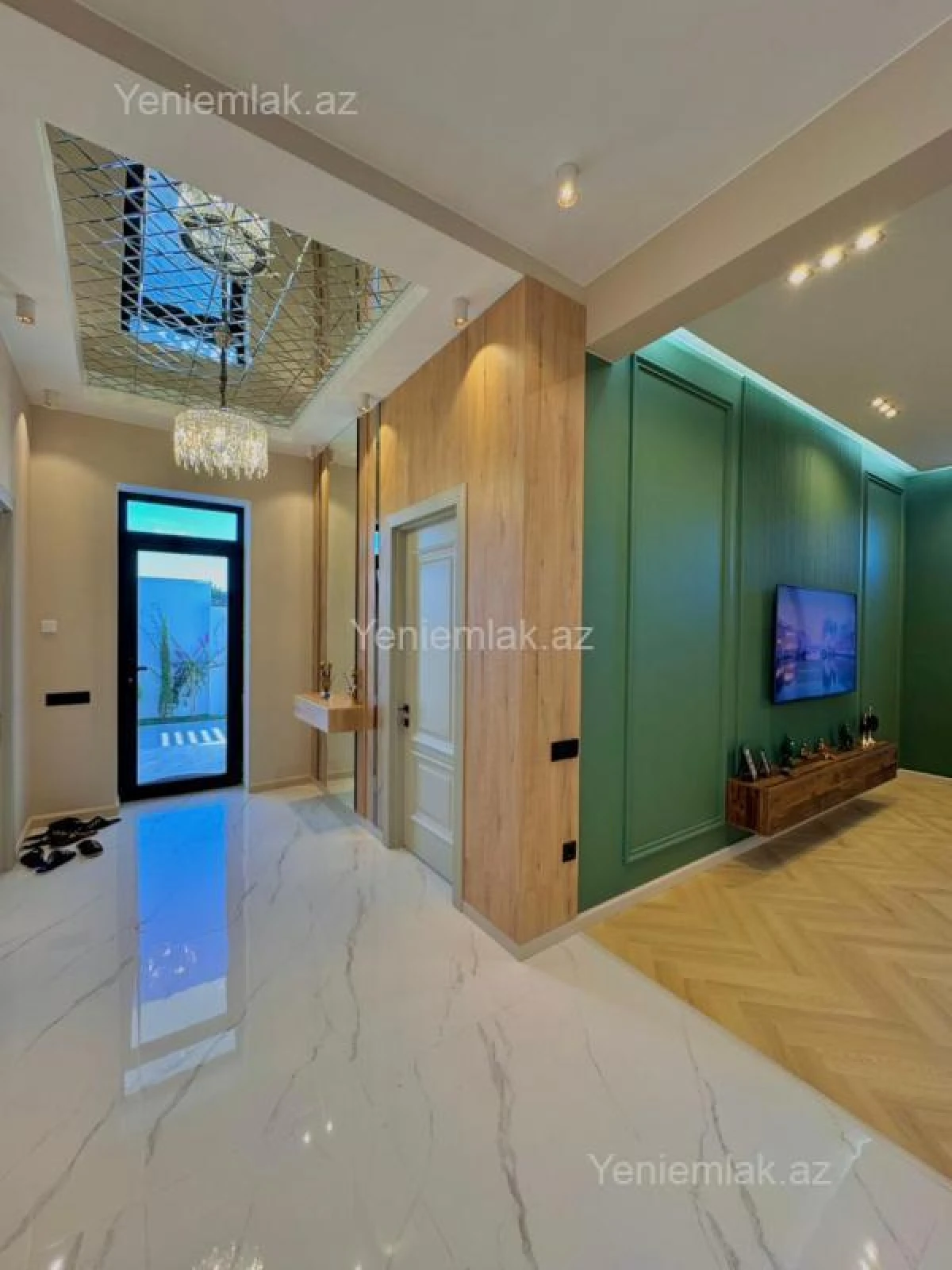 Satılır 5 otaqlı həyət evi 250 m²