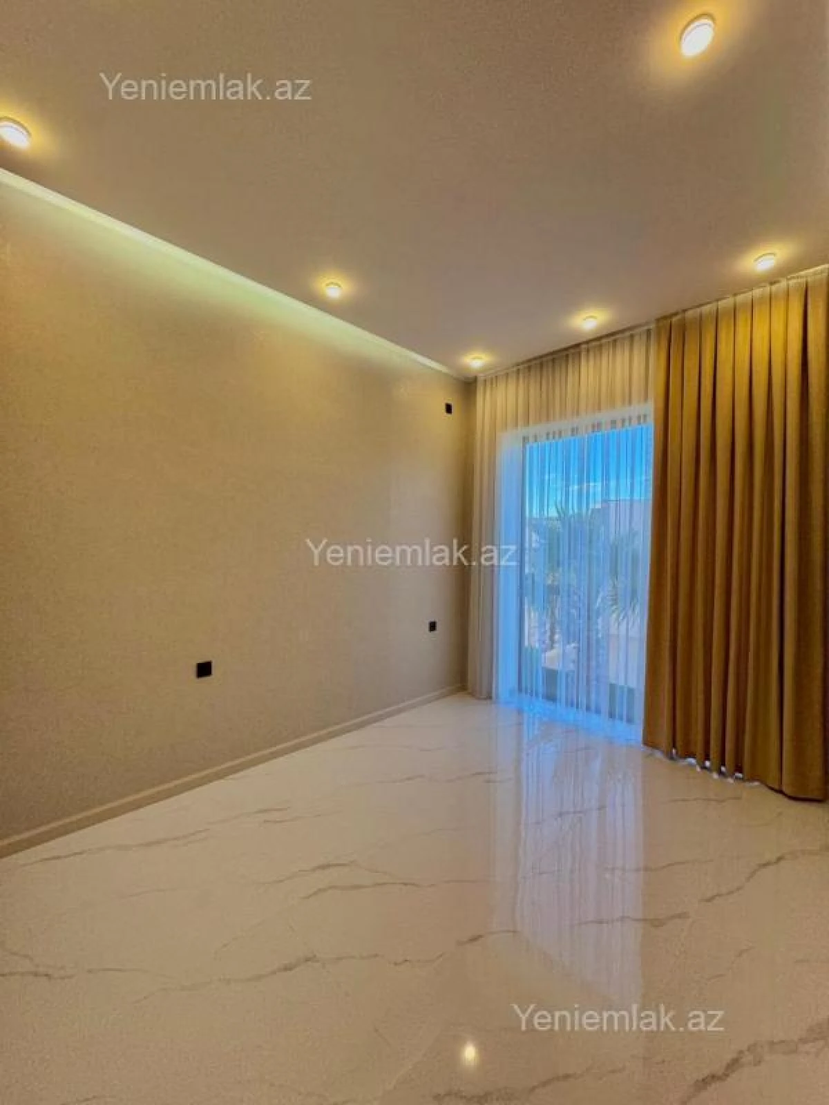 Satılır 5 otaqlı həyət evi 250 m²