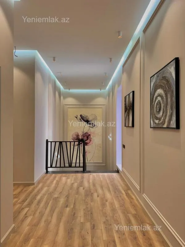 Satılır 5 otaqlı həyət evi 250 m²