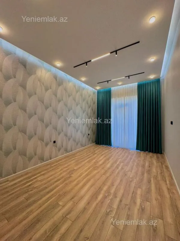 Satılır 5 otaqlı həyət evi 250 m²