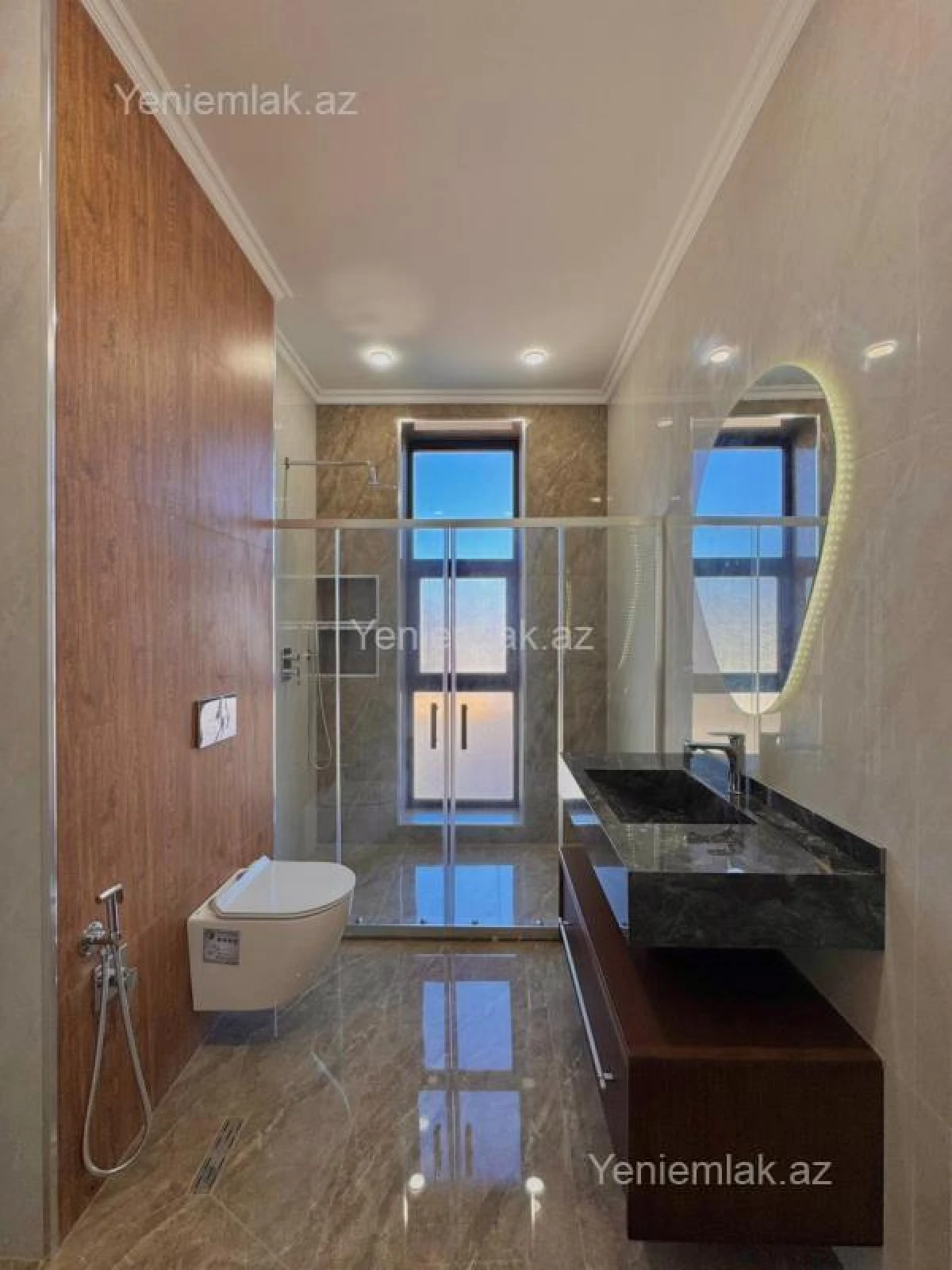 Satılır 5 otaqlı həyət evi 250 m²