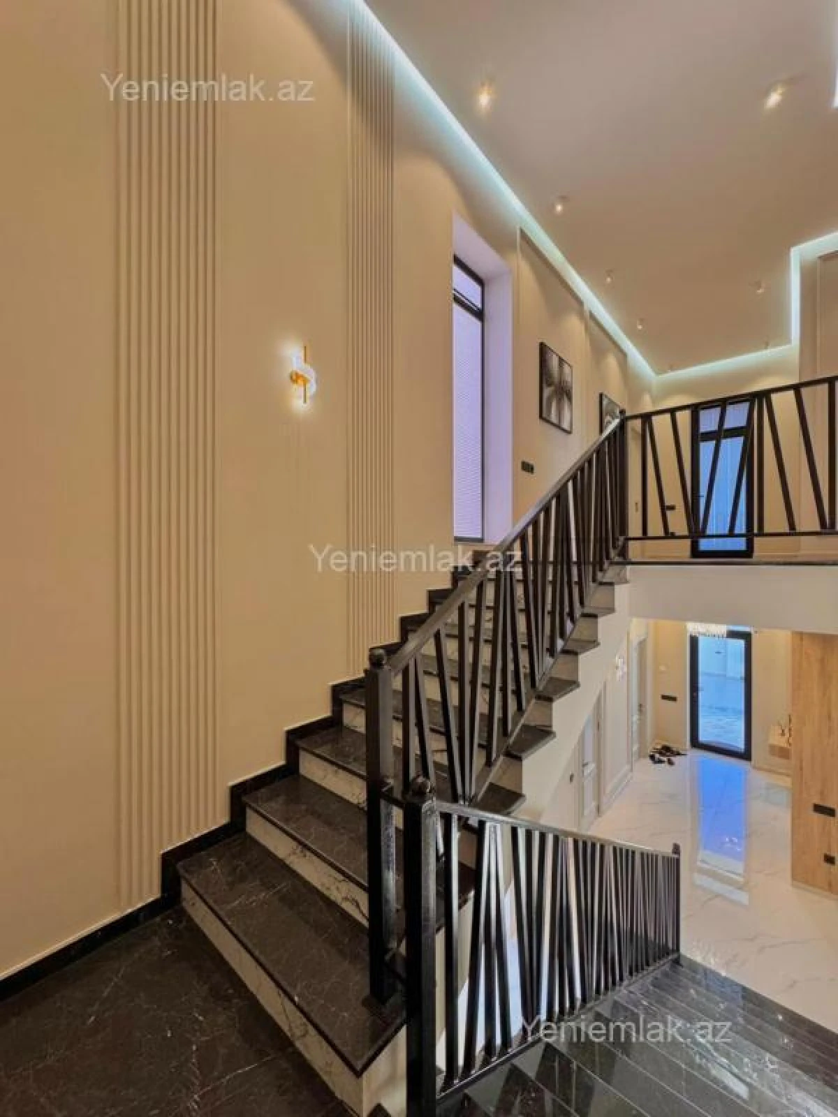 Satılır 5 otaqlı həyət evi 250 m²