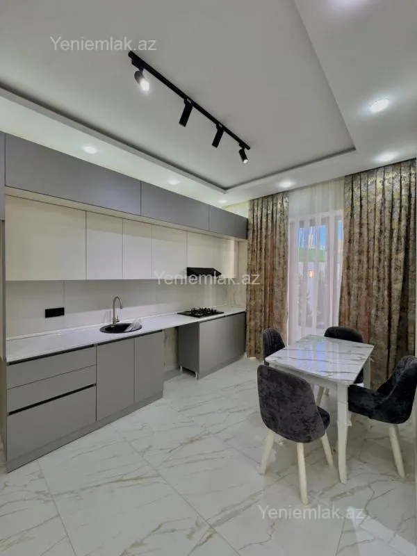 Satılır 4 otaqlı həyət evi 130 m²